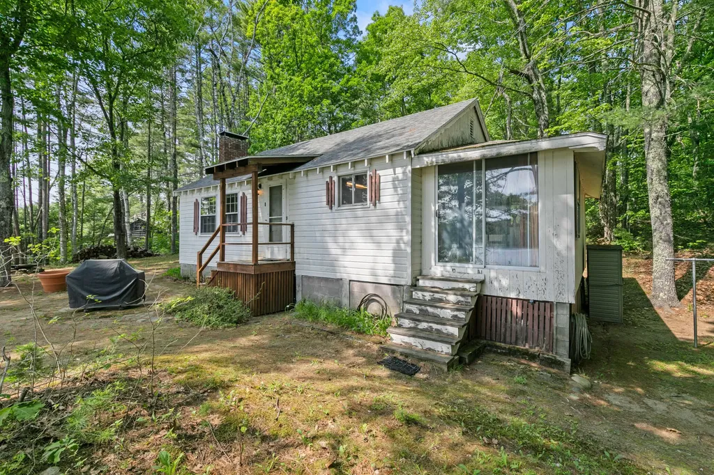 19 Dean Drive Waterboro ME 04061