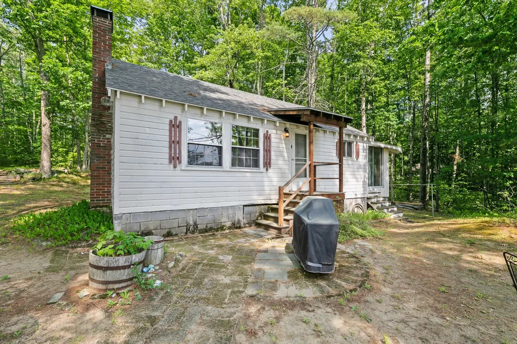 19 Dean Drive Waterboro ME 04061