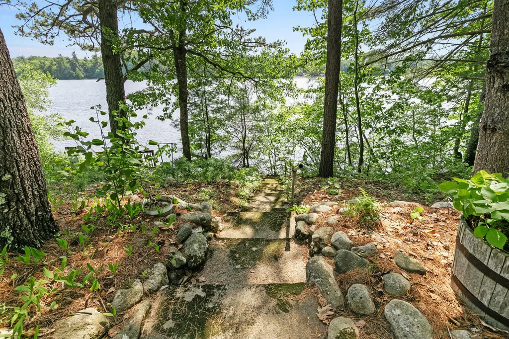19 Dean Drive Waterboro ME 04061