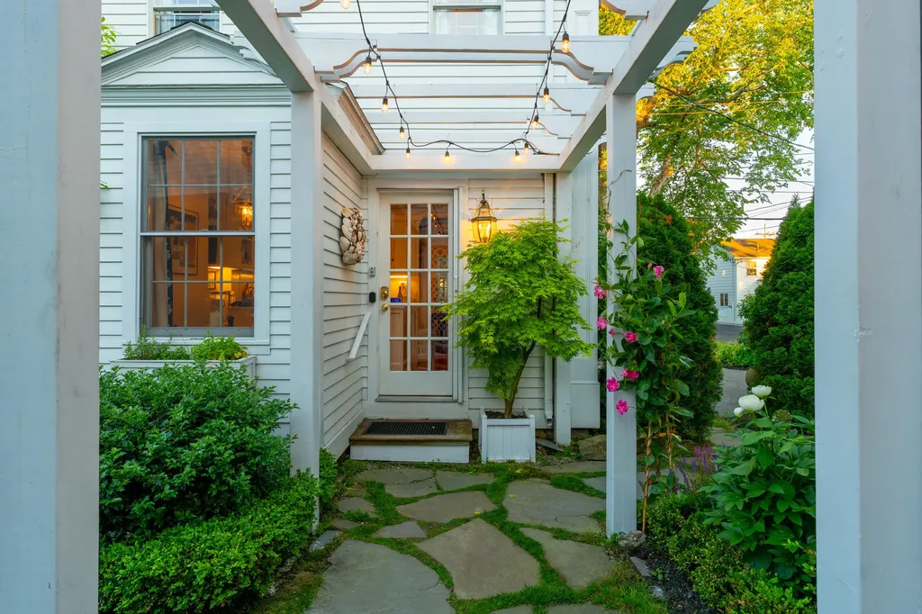 4 Elm Street Kennebunkport ME 04046
