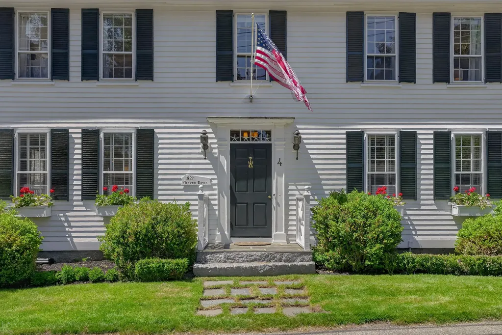 4 Elm Street Kennebunkport ME 04046
