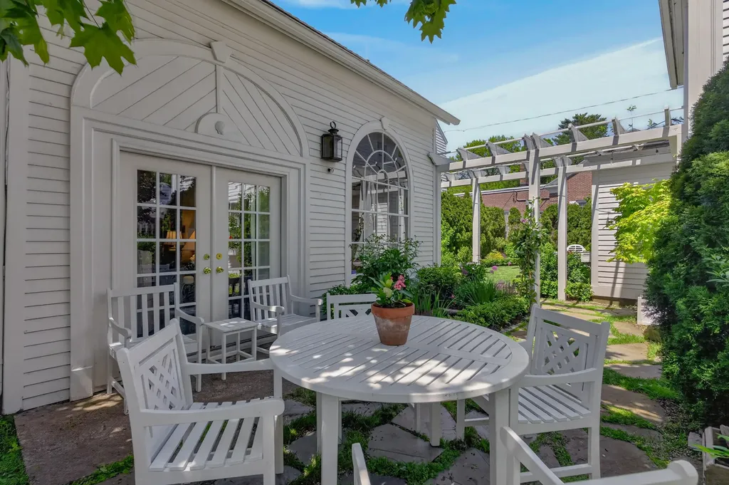 4 Elm Street Kennebunkport ME 04046