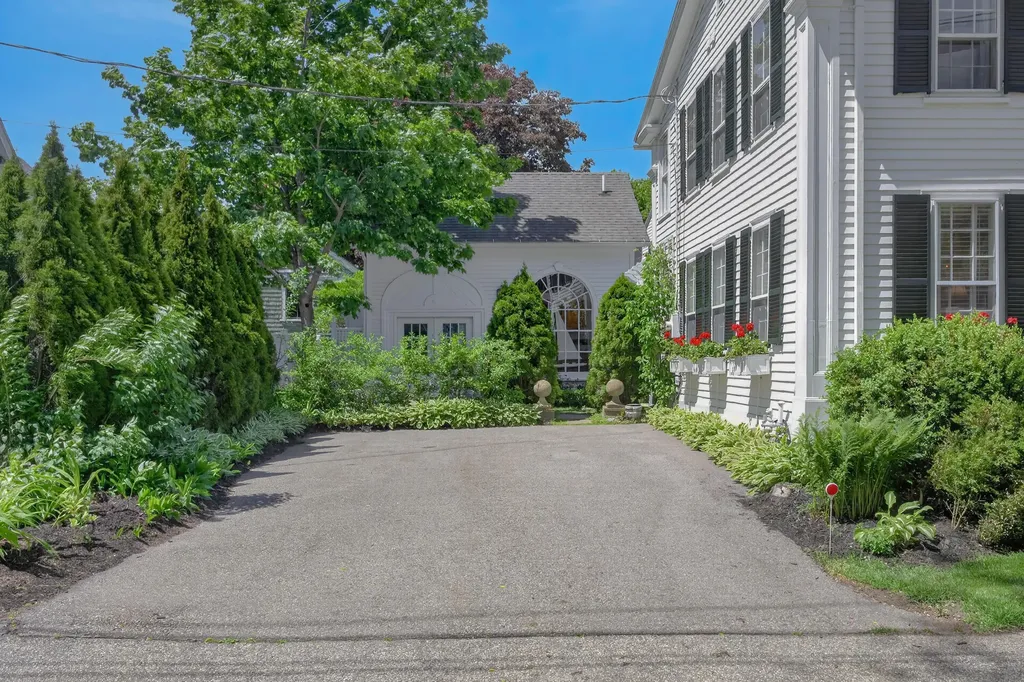 4 Elm Street Kennebunkport ME 04046