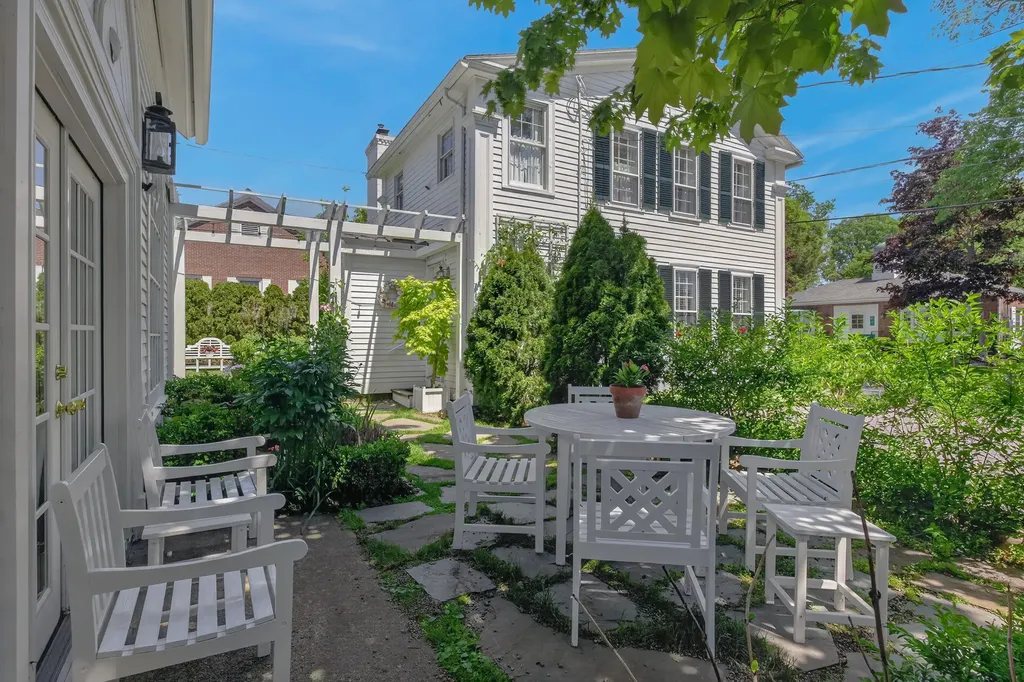 4 Elm Street Kennebunkport ME 04046