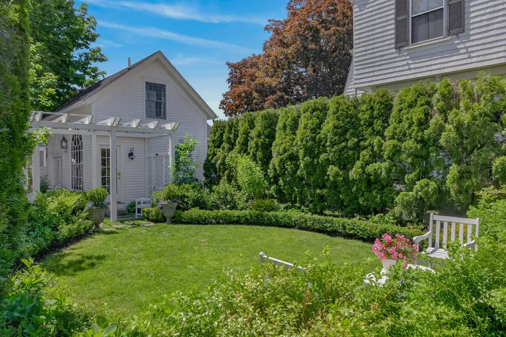 4 Elm Street Kennebunkport ME 04046