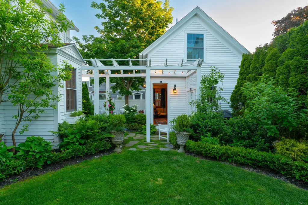 4 Elm Street Kennebunkport ME 04046