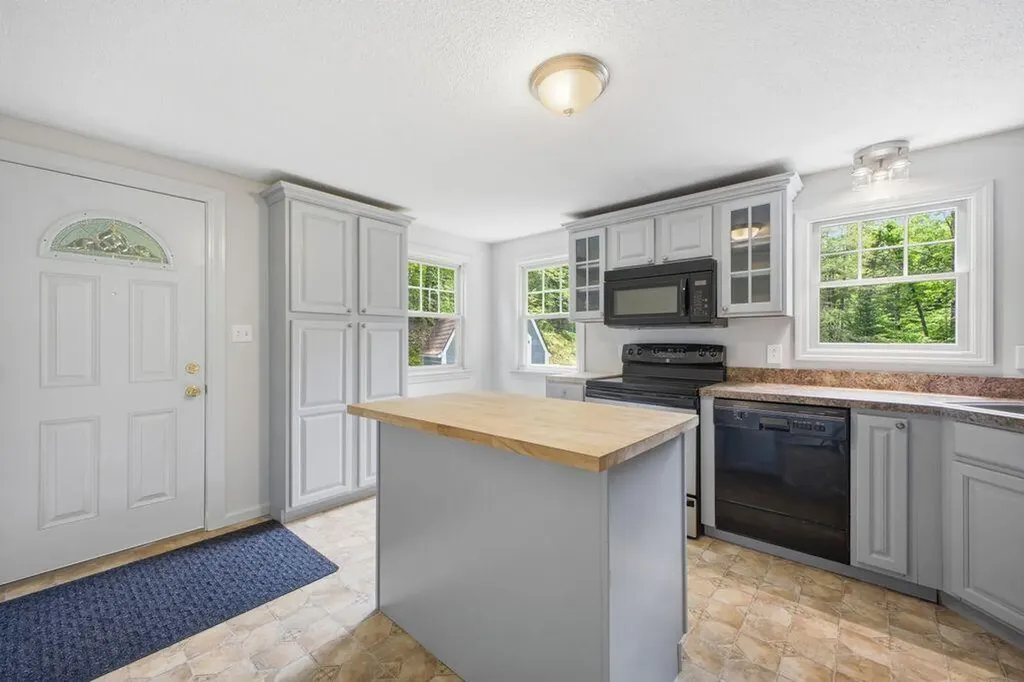 592 Hodsdon Road Pownal ME 04069