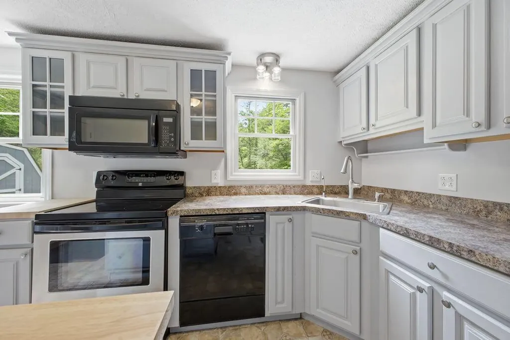 592 Hodsdon Road Pownal ME 04069