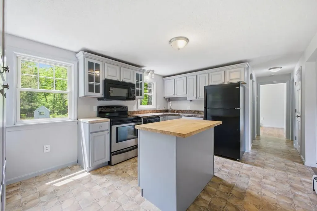 592 Hodsdon Road Pownal ME 04069