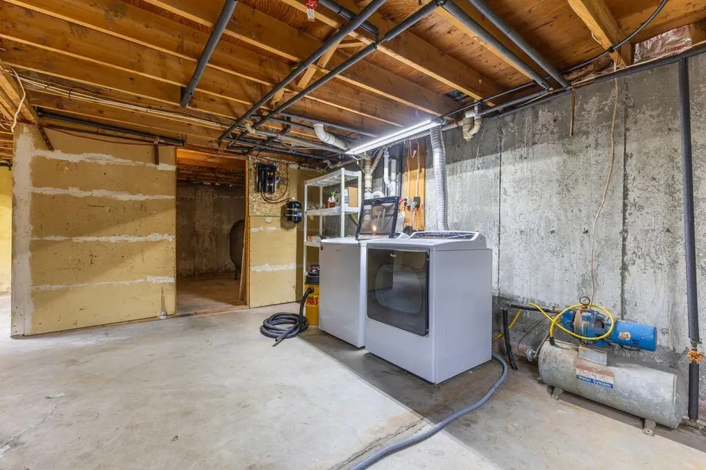 592 Hodsdon Road Pownal ME 04069