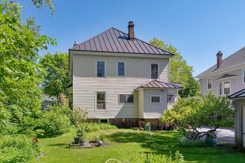 32 Morrill Avenue Waterville ME 04901