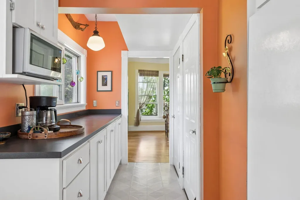 32 Morrill Avenue Waterville ME 04901