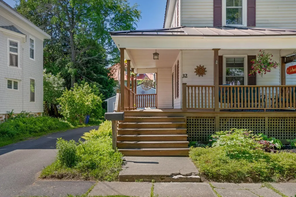 32 Morrill Avenue Waterville ME 04901