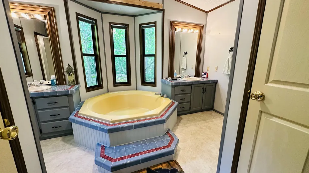 20 Lincoln Street Greenville ME 04441