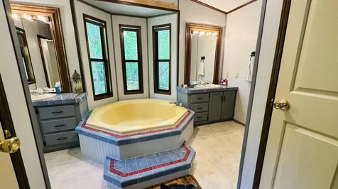 20 Lincoln Street Greenville ME 04441