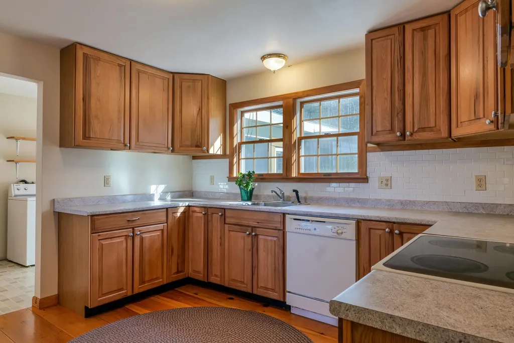 31 Newbury Neck Road Surry ME 04684