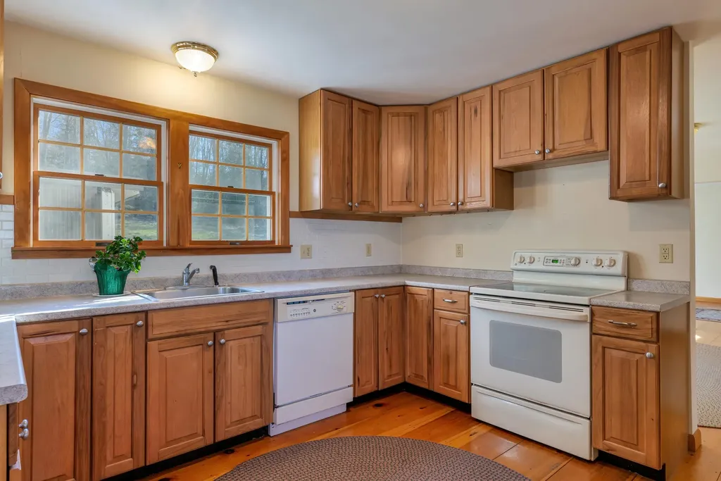 31 Newbury Neck Road Surry ME 04684