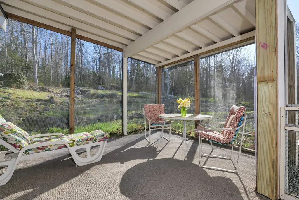 31 Newbury Neck Road Surry ME 04684