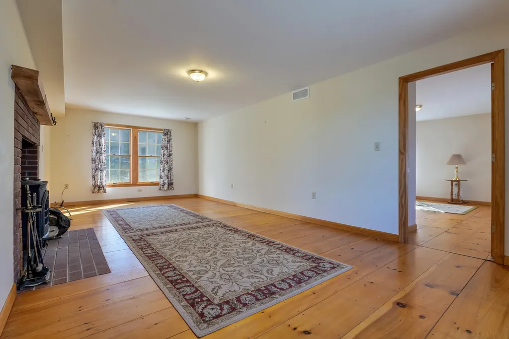 31 Newbury Neck Road Surry ME 04684