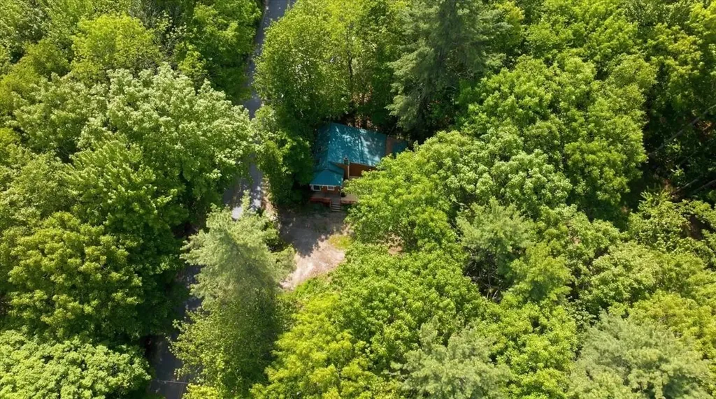 123 Dutton Hill Gray ME 04039