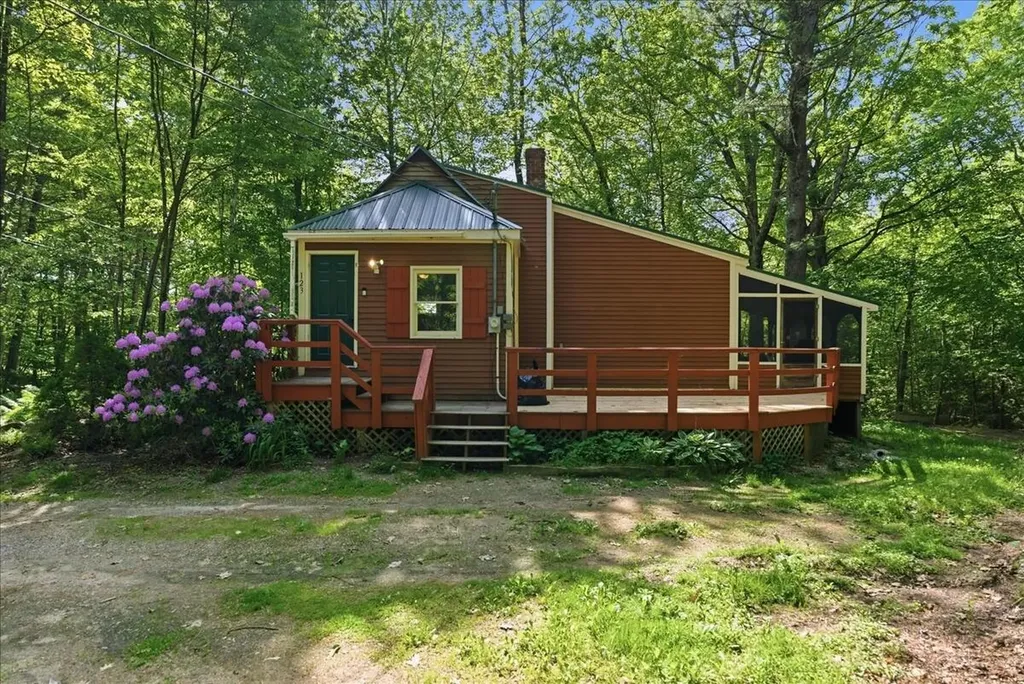 123 Dutton Hill Gray ME 04039