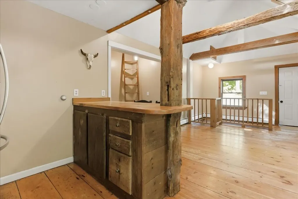 123 Dutton Hill Gray ME 04039
