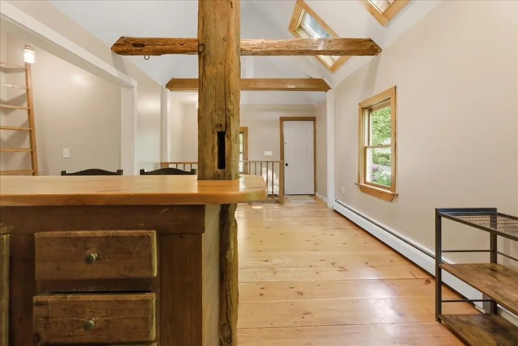 123 Dutton Hill Gray ME 04039