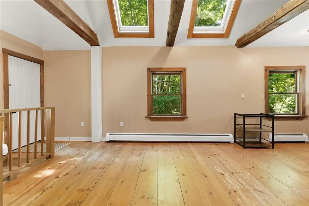 123 Dutton Hill Gray ME 04039