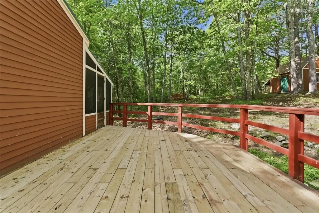 123 Dutton Hill Gray ME 04039