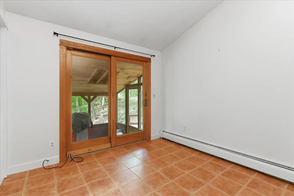 123 Dutton Hill Gray ME 04039