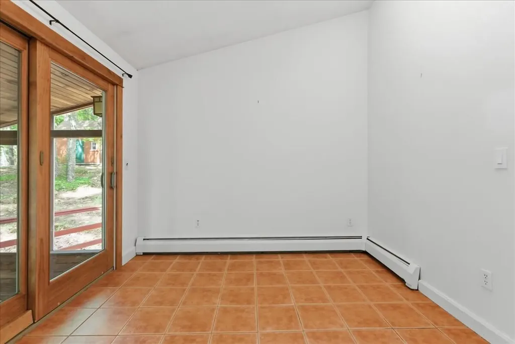 123 Dutton Hill Gray ME 04039