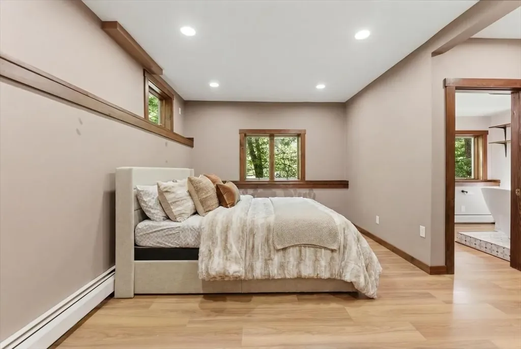 123 Dutton Hill Gray ME 04039