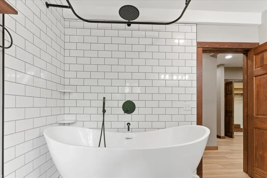 123 Dutton Hill Gray ME 04039
