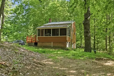 123 Dutton Hill Gray ME 04039