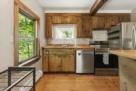 123 Dutton Hill Gray ME 04039