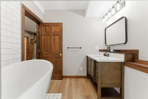 123 Dutton Hill Gray ME 04039