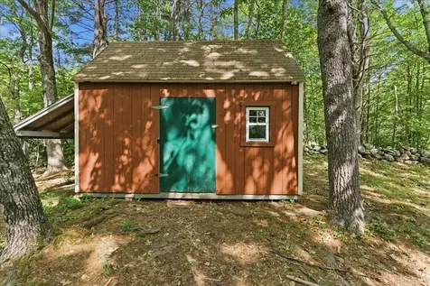 123 Dutton Hill Gray ME 04039