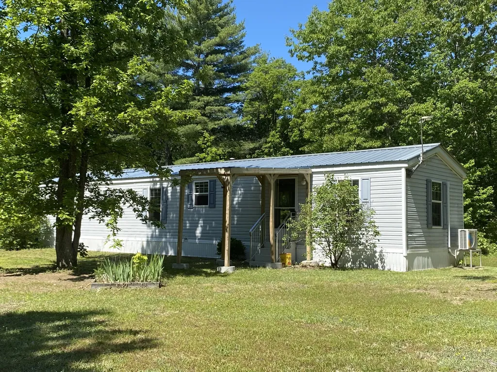16 Edna Lee Lane Benton ME 04901