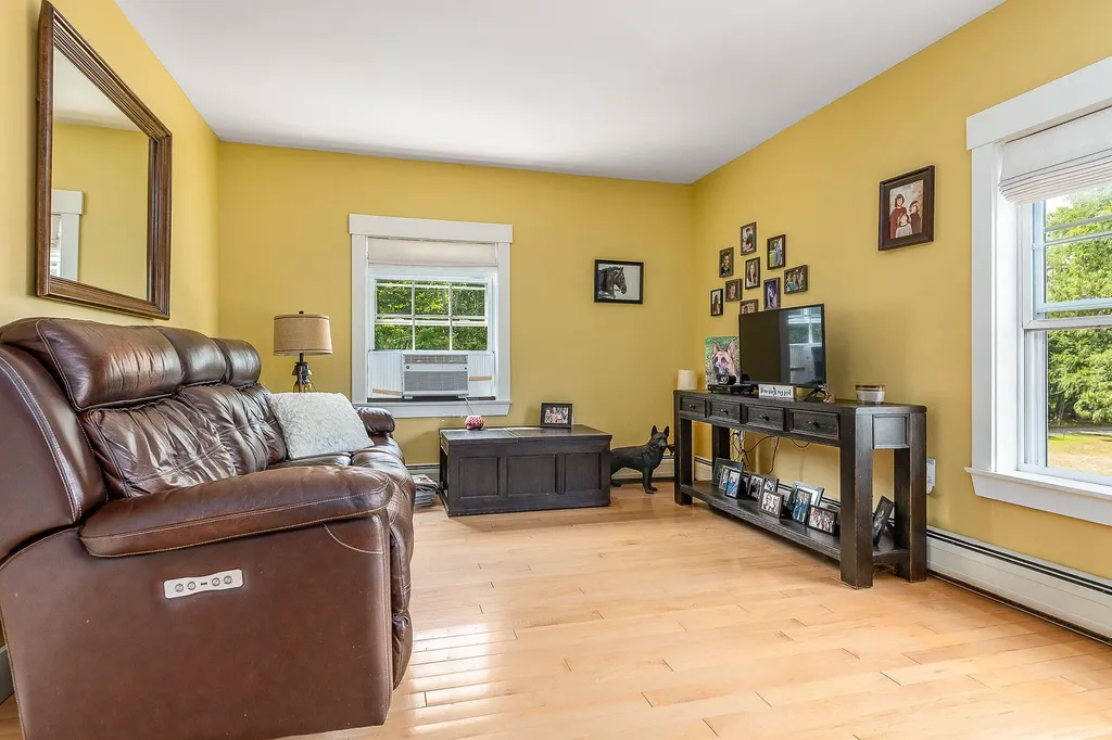 60 Remicks Lane Kittery ME 03904