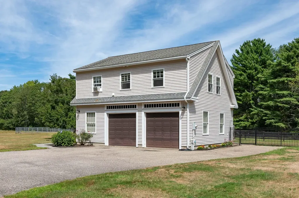60 Remicks Lane Kittery ME 03904