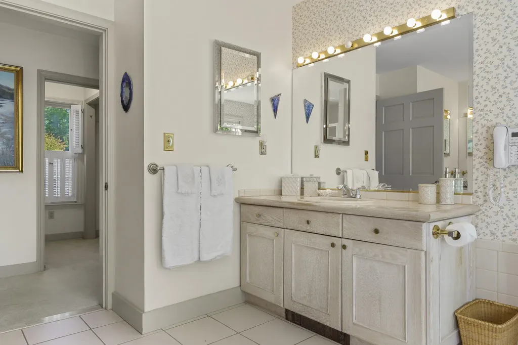 43 Woodward Farm Road Bristol ME 04539
