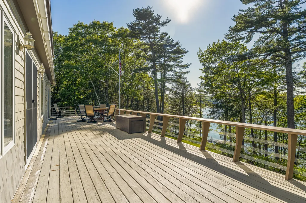 43 Woodward Farm Road Bristol ME 04539