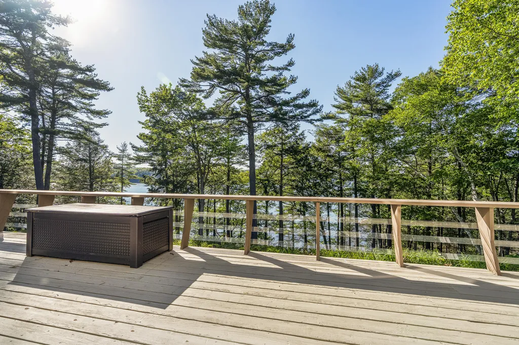 43 Woodward Farm Road Bristol ME 04539