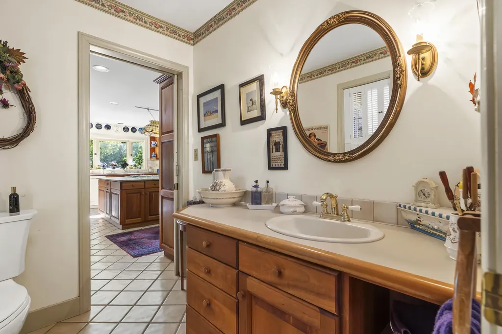 43 Woodward Farm Road Bristol ME 04539