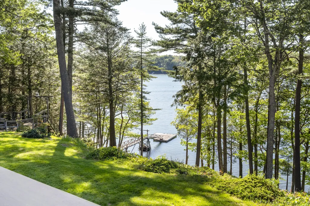 43 Woodward Farm Road Bristol ME 04539