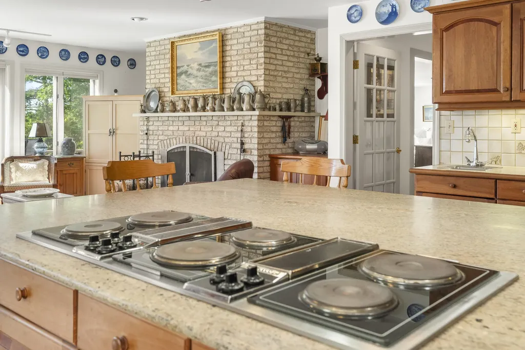 43 Woodward Farm Road Bristol ME 04539