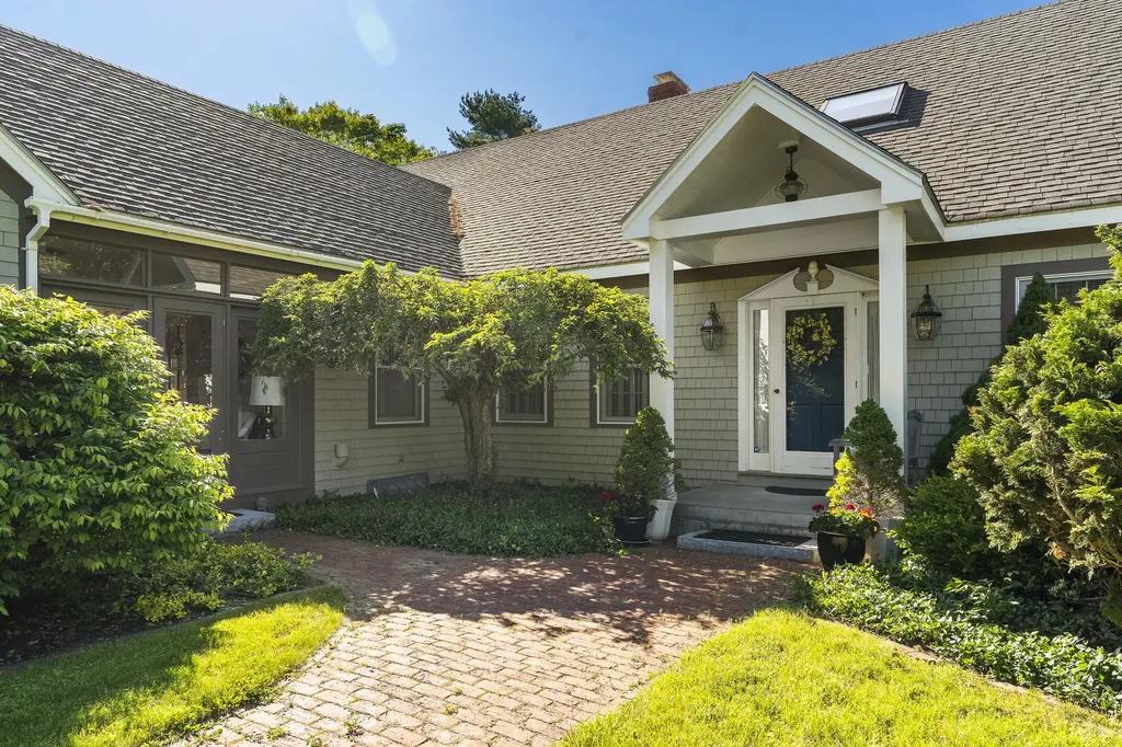 43 Woodward Farm Road Bristol ME 04539