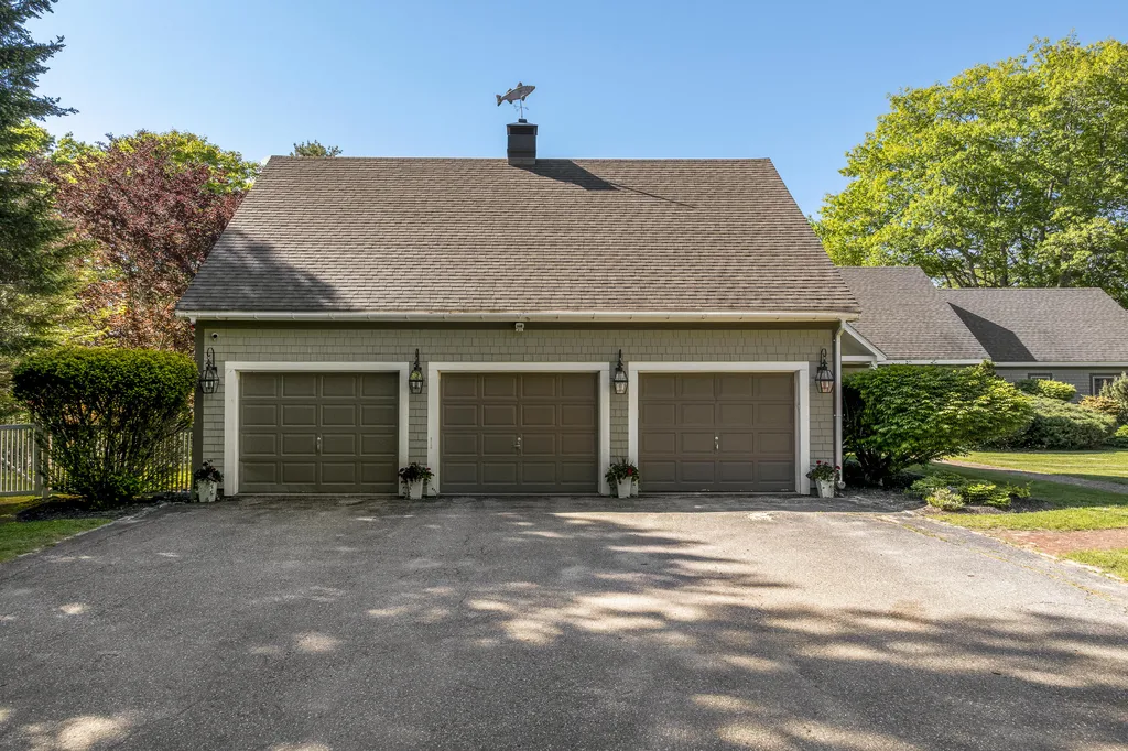 43 Woodward Farm Road Bristol ME 04539