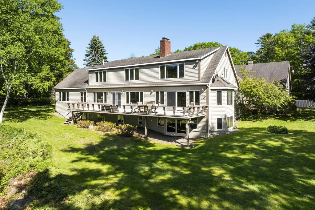 43 Woodward Farm Road Bristol ME 04539