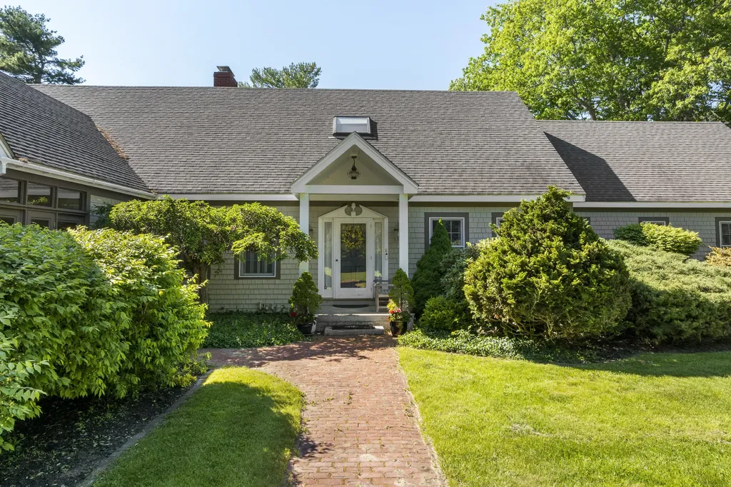 43 Woodward Farm Road Bristol ME 04539